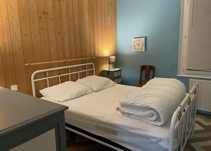 Les Ilous Proche بيت للعطل *